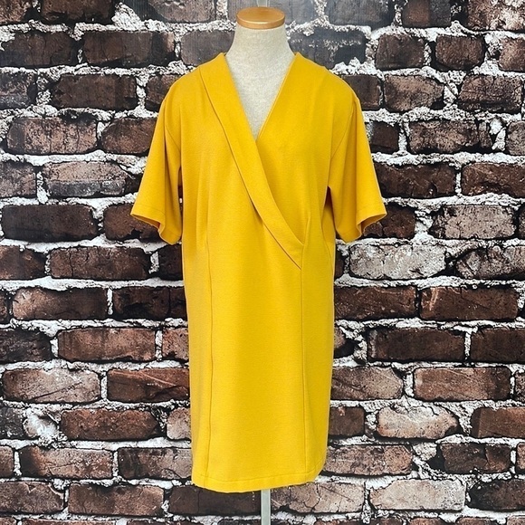 Bobeau Dress Yellow V-Neck Short Sleeves Size Small - Picture 1 of 12